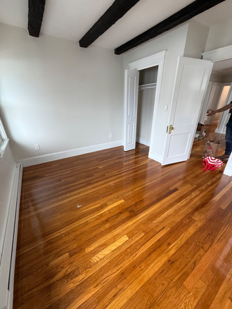 - - TUFTS UNIVERSITY FOUR BEDROOM APARTMENT JUNE 2027