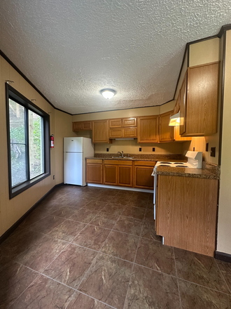 Kitchen - Brookwood D01 Apartments