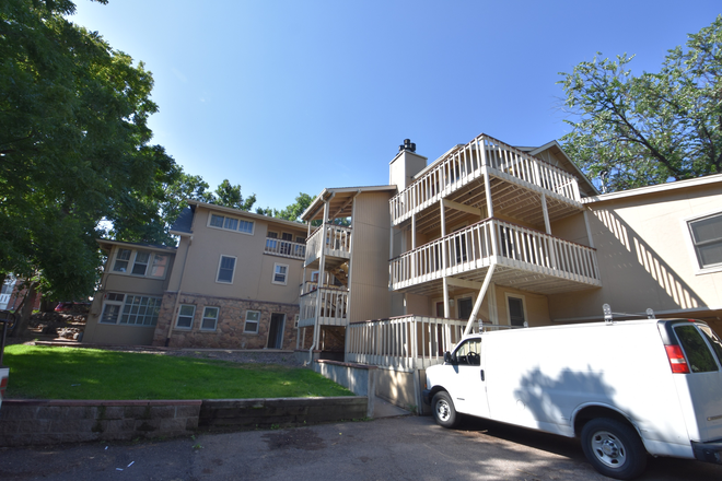 1085 Marine - 1085 Marine St. (3BR/ 1.5 BA) Apartments