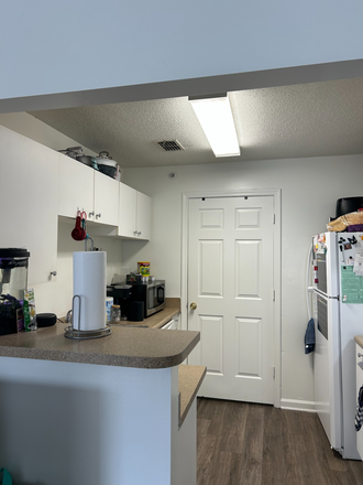 Kitchen - University Highlands
