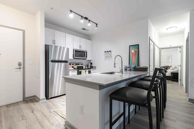 Kitchen - The Varsity College Park Apartments