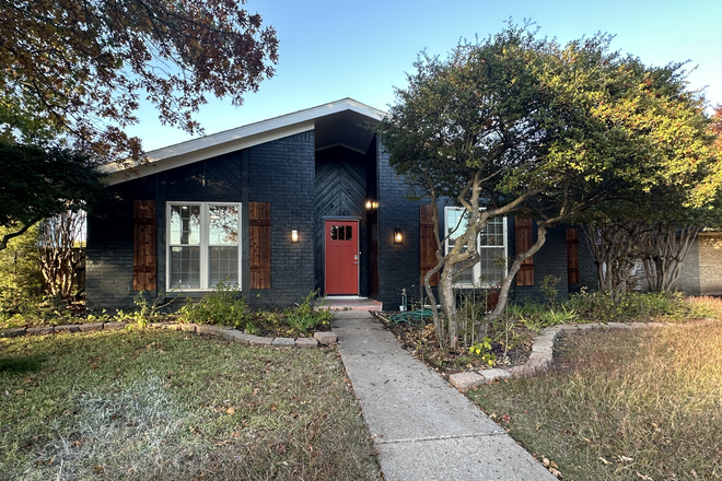 Front view of the house - 10 Mins to UTD | Updated 3BR/2BA Richardson Home
