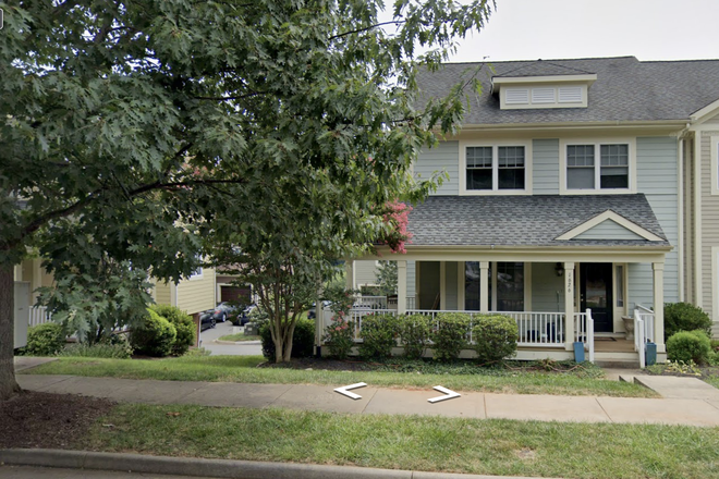 front of house - 3 bedroom Townhouse, Mountain Views, Quiet Neighborhood, 8 miles Hiking/Bike Trails , Playground,