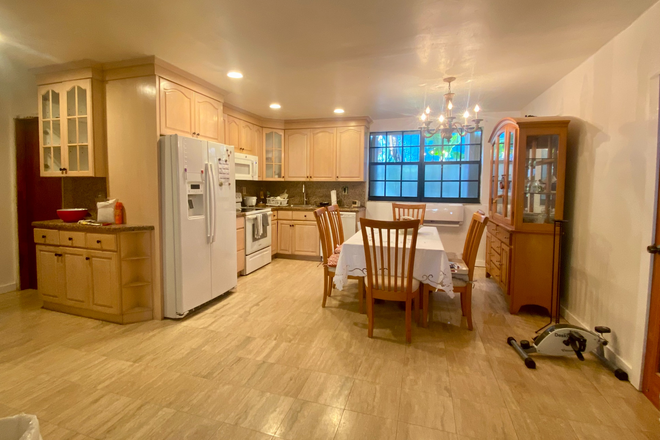 Kitchen, diningroom - more pics to come. All travertine floors through-out - Duplex - 2bdrm & 1 1/2 bath (Near Calle Ocho) Duplex