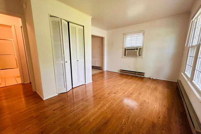 Photo - 2 Bedroom 1 bath Duplex House