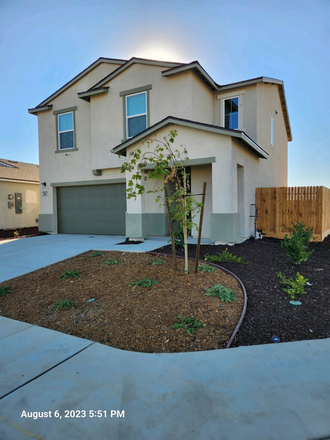 outside view - 2 rooms in a stand alone house