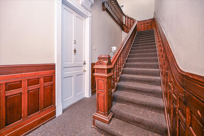 Foyer - 2365 Auburn Ave Apartments
