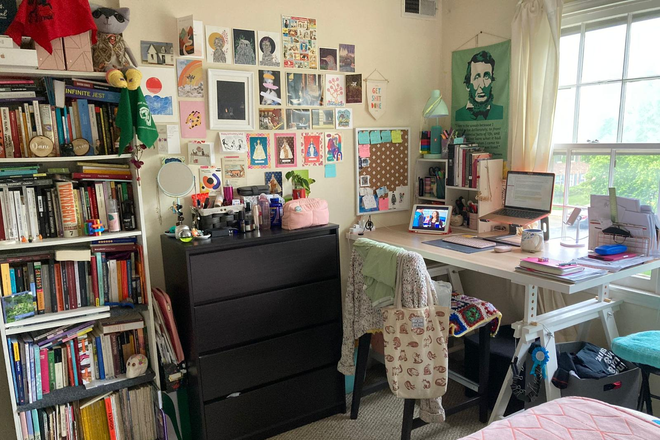 Bedroom - Cozy Furnished Room Near UMD – Ideal for Graduate Students Apartments