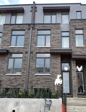 Outside - Absolutely Stunning Brand New 5-Storey Townhouse In the Heart of Yorkdale (Shared Housing)
