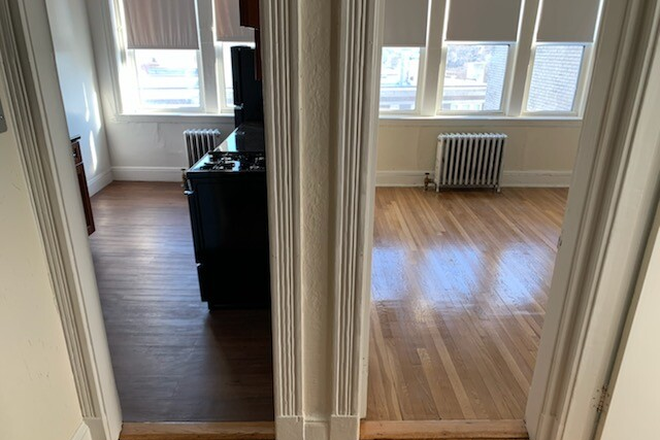 Visit hubrealtyproperties.com - Close to campus, on campus shuttle bus, large 1 bedroom apartment