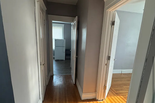 Hallway - 220 W McMillan Student Housing - Spacious 2 bed/1 bed apartments just 200 feet from UC campus