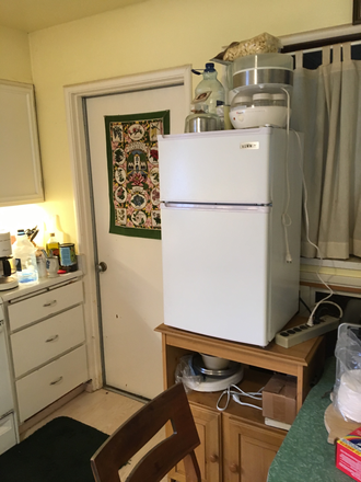 Small exclusive refrigerator - Room for rent House