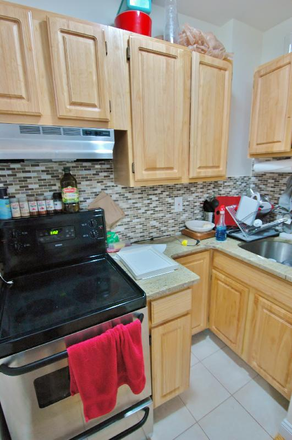 . - Renovated studio at 52 Westland. No broker fee. Contact Will McGowan 617.512.5822