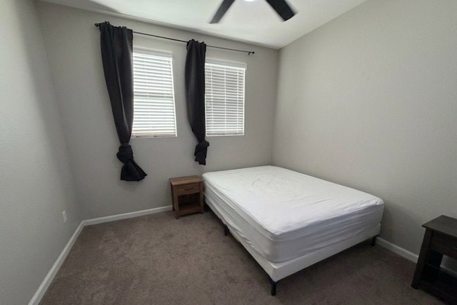 Bedroom available July 2026 - Room for rent in New House