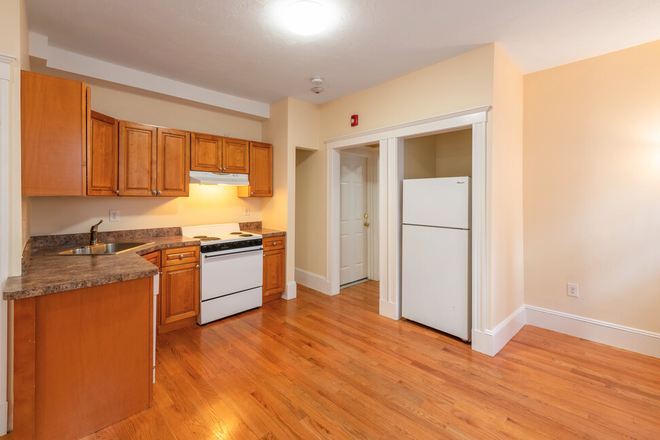 kitchen - 4bd 2 ba  NO BROKERS FEE!!! (MISSION HILL)