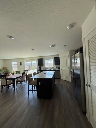 Kitchen - 4 room/2.5 bath home in Bellevue Area