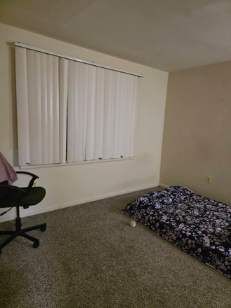 one bedroom - *Permanent Accommodation * Graduate Gardens Apartments