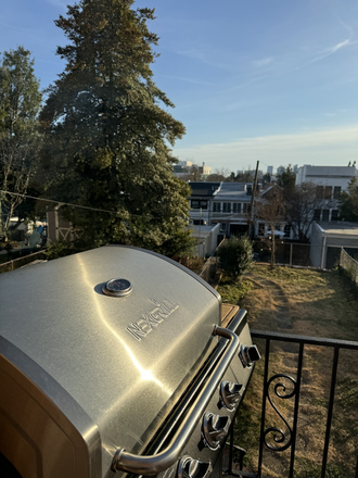 deck with barbeque - Fantastic house for rent in Georgetown - Available June 1st 2027