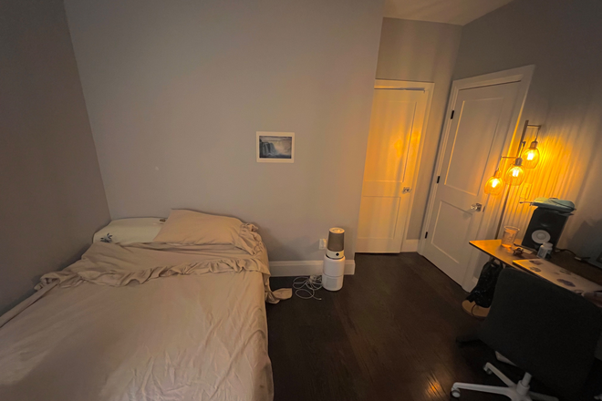 bedroom - Private Room in 4BR/2BA Brookline Apartment – Sublet or Lease Takeover (Jan–Aug)