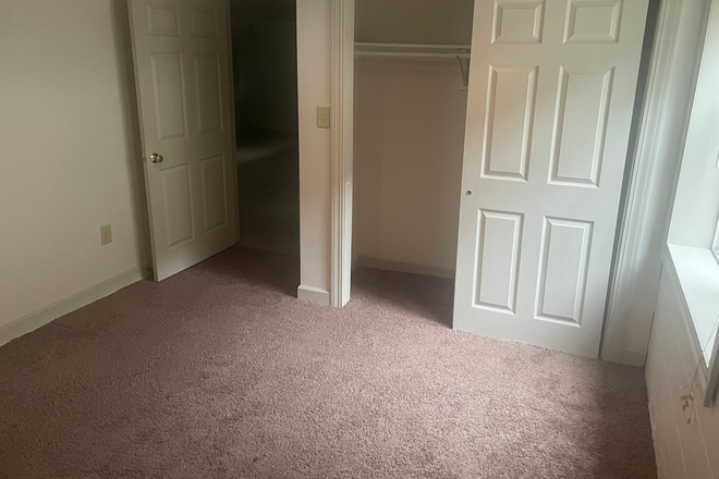 Closet for clothes + door to room - 221 Dehart House