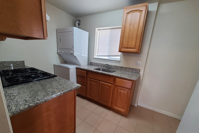 Kitchen - Cozy 1 Bed, 1 Bath - Available Now! Rental