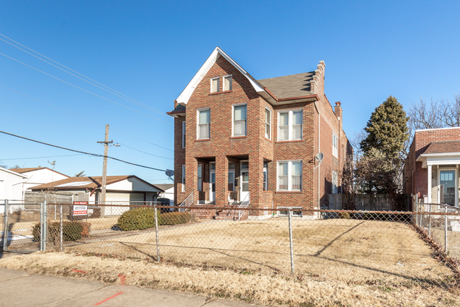 Outside street view - 4989A Arsenal Street St. Louis, MO 63139 Apartments