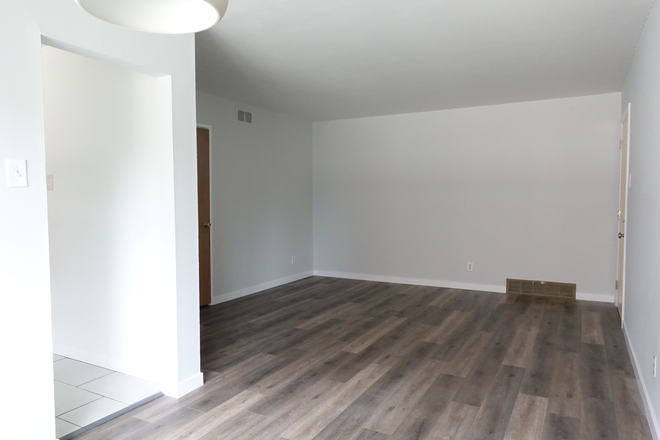 living room - THE CLOSEST APARTMENT TO WASH U CAMPUS