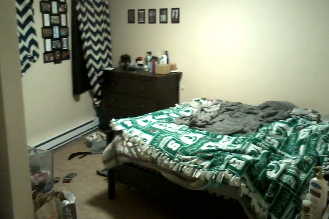 hubrealtyproperties.com - Beautiful and spacious garden level studio, with new appliances Apartments