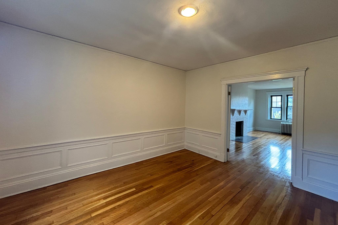 1 - Large and Charming 2 Bed Across the Street From the Law School! Apartments