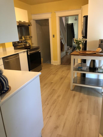 Kitchen - Beautiful large home in the heart of the Beaches neighbourhood