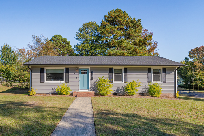 Front of House - Cute , Comfy 3/2 in North Durham Quiet Neighborhood
