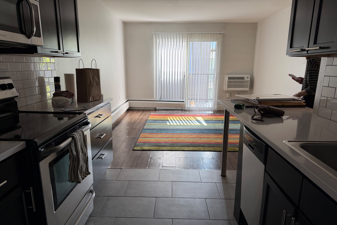 kitchen/livingroom - Parker Off Pearl Apartments