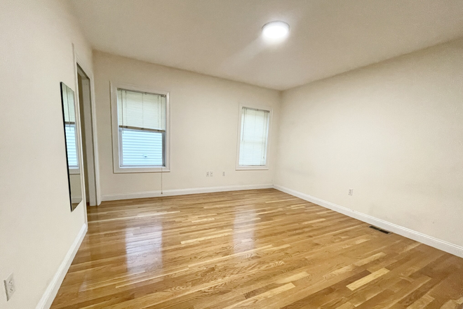 LIVING - 4 BED/1 BATH AVAIL. 9/1/26! Apartments