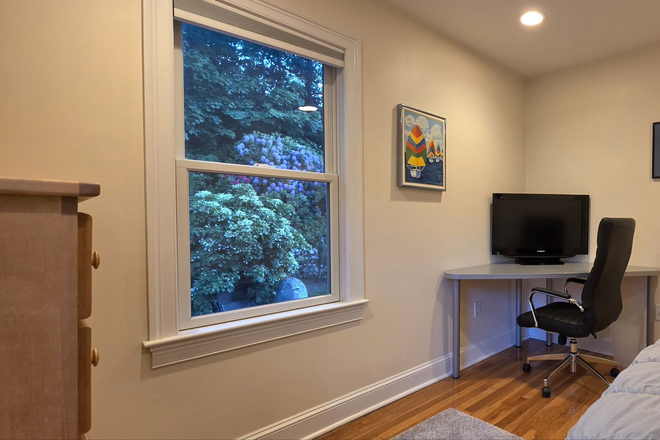 Bedroom - Steps from BC Law Avail 1/1/27 - Near BC Bus - Flex Lease Options House