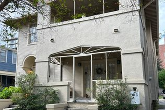 Outside view - Calhoun house