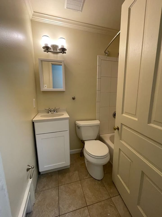 bathroom - 2BR apt-Nassau St-Princeton