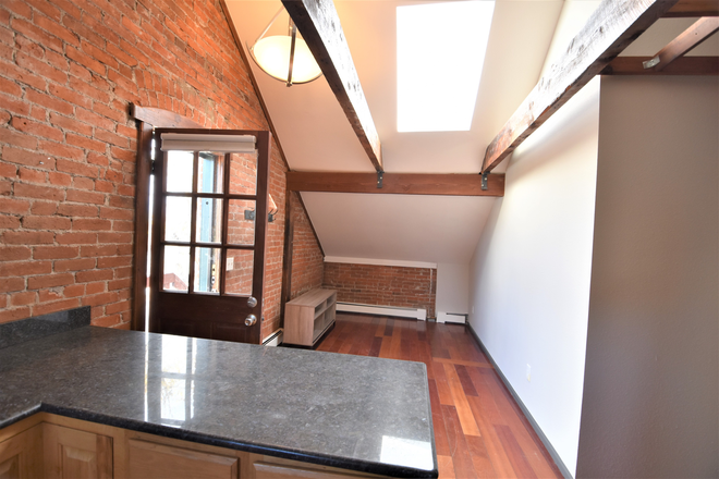 1845 - 1845 18th #3 (2BR/1BA) Apartments