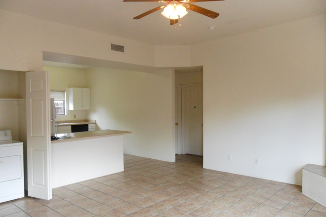 Kitchen - 5 Bedroom house close to campus with amazing bedrooms!