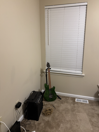 bedroom - Townhome near Campus