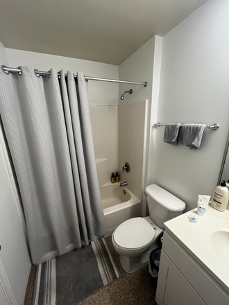 Bathroom - South Campus Common 1 Apartment