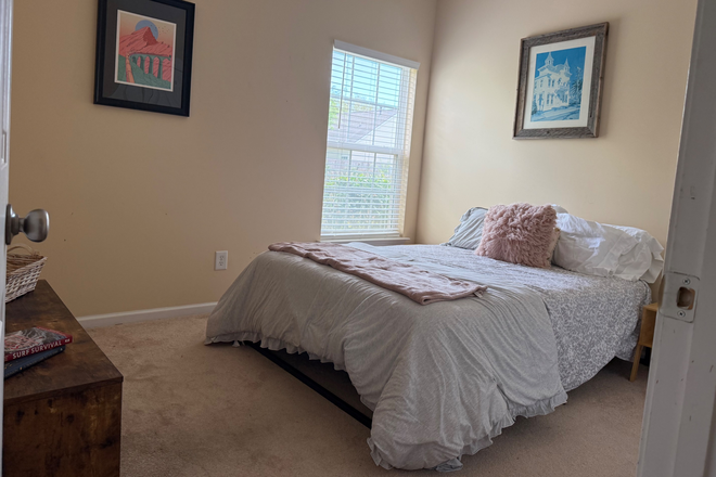 Private bedroom - 3 bedroom 2 full bath furnished home. Entire home or 1 bedroom, private bathroom, separate study.