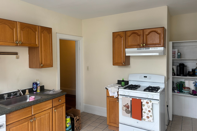 Kitchen - Apartment close to campus