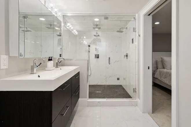 Master Suite Bathroom - Spacious 3BR/2BA Duplex Near Davis Square & Green Line – Easy Commute to MGH Condo