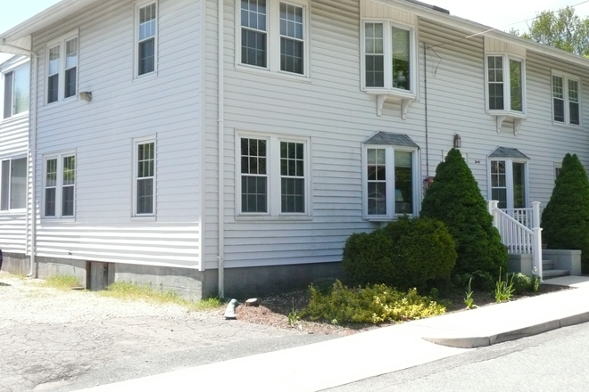 Outside of building - 18 Robinson Street Narragansett, RI 02882