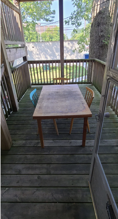 porch - MAPLE EVANSTON Properties, LLC Apartments