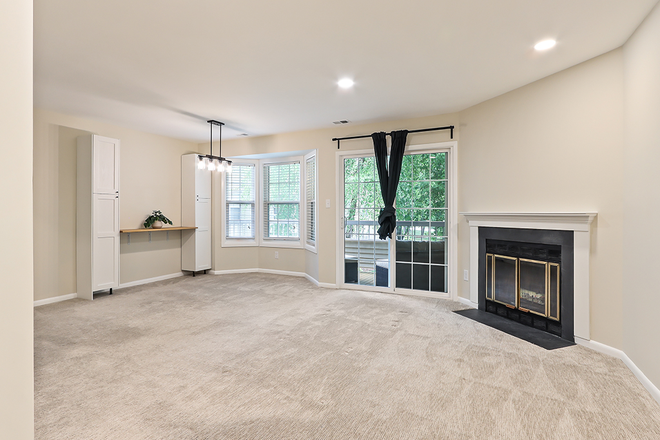 Family and Dining Room - 2BR condo-Delamere Dr-Princeton