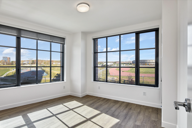 sample living room - New 4 bed/4 Bath, HUH 100 South Campus Drive Appt Apartments