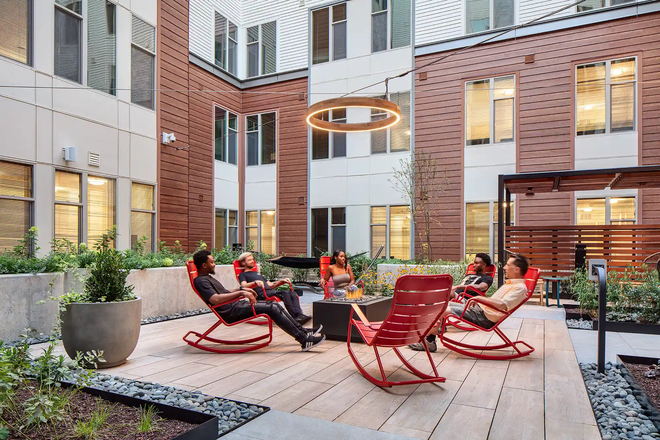 Court yard - E2 5 BY 5 ROOM TEMPO ROOM D