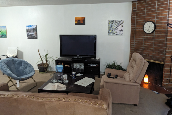 Living room - Santa Clara Place, Room available House