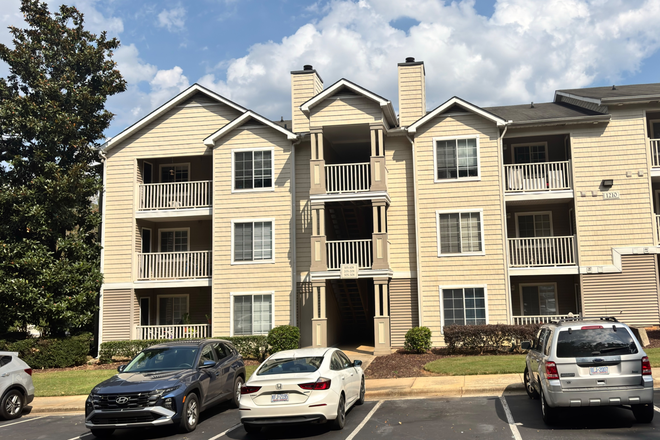 Property on second floor - 2Bed 2Bath 1200SQ FT